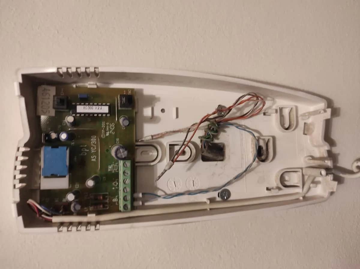 Jak wyłączyć domofon na noc i spać spokojnie?